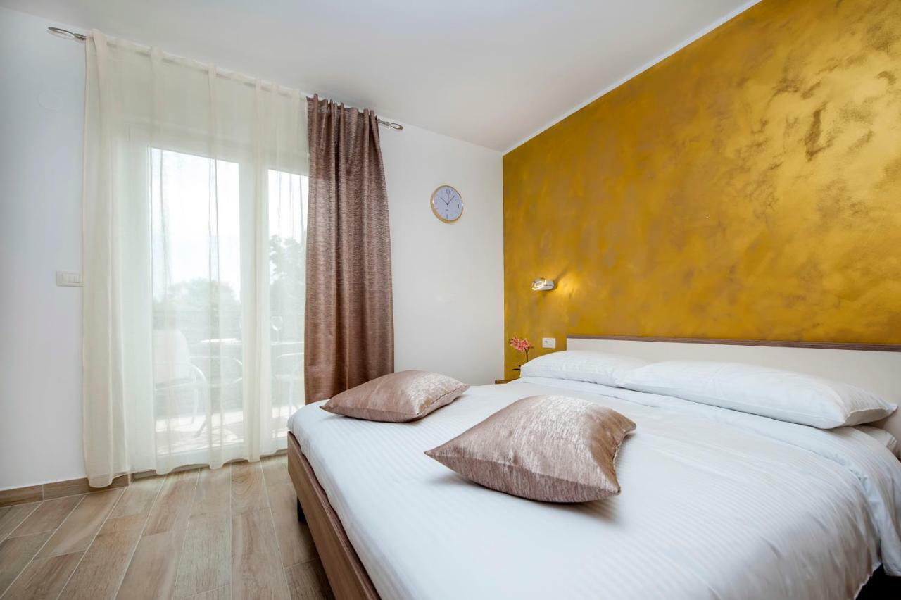 Apartment And Studio Tereza Ρόβινι Εξωτερικό φωτογραφία